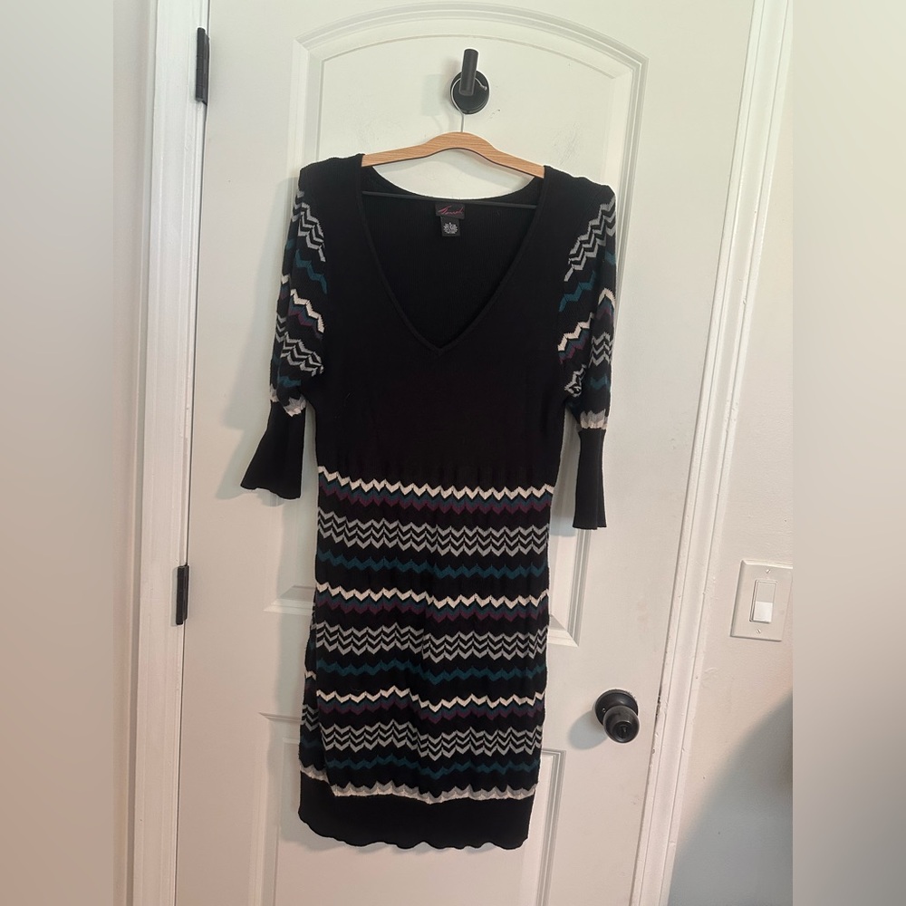 Torrid Black and Multicolor Chevron Stripe 3/4 Sleeve Sweater Dress Sz 2x